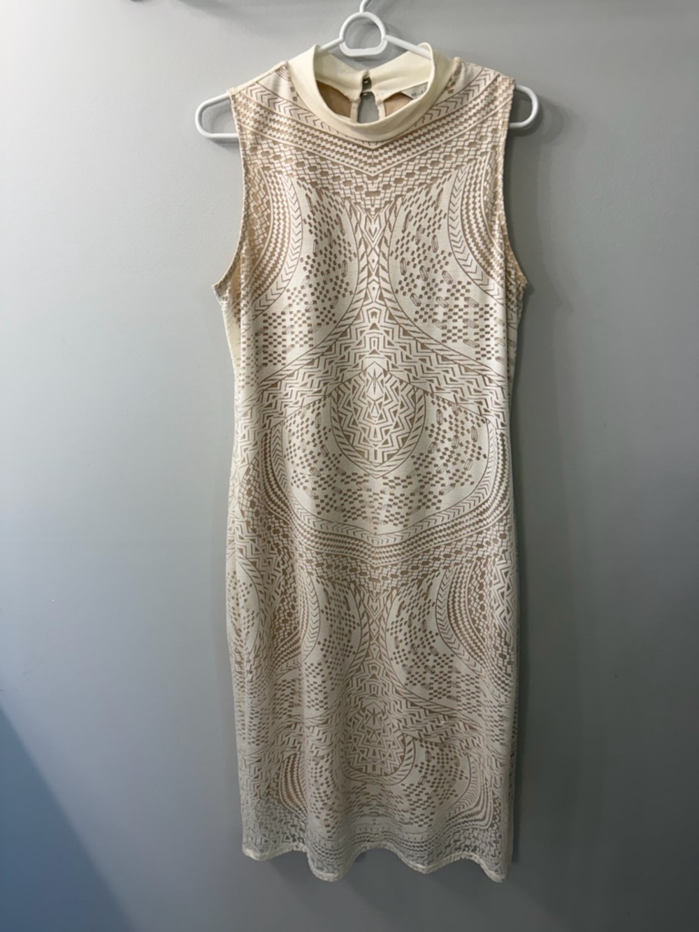 Belle and Sky Cream Sleeveless Lazer Cut Geometric High-Neck Midi Dress Large